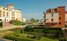 Adiramar Apartments